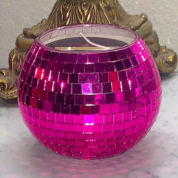 CHRISTIAN SIRIANO NEW YORK DAZZLING DRAGONFRUIT PINK DISCO 20.8oz 2 WICK NEW - Picture 3 of 3